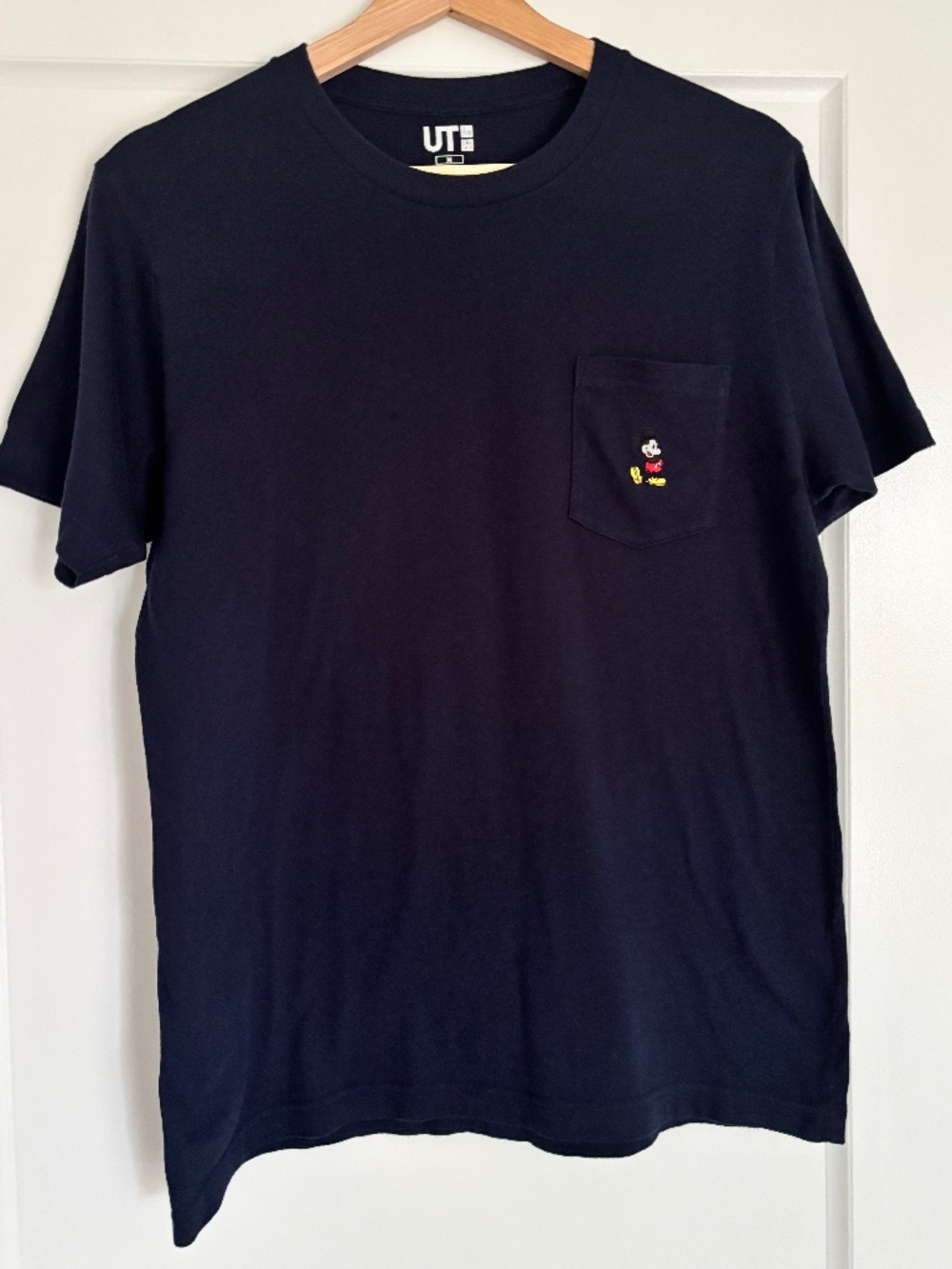 Uniqlo x Disney Mickey Pocket Navy Tee Shirt Size Medium